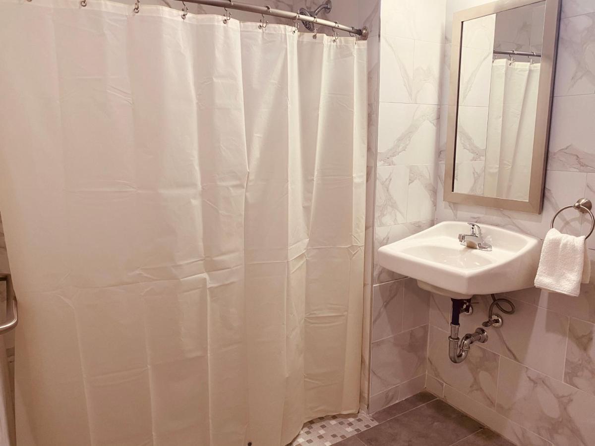 Surface Inn Brooklyn Нью-Йорк Экстерьер фото